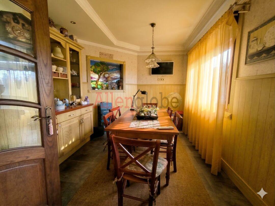 Chalet for Sale in Castrillón