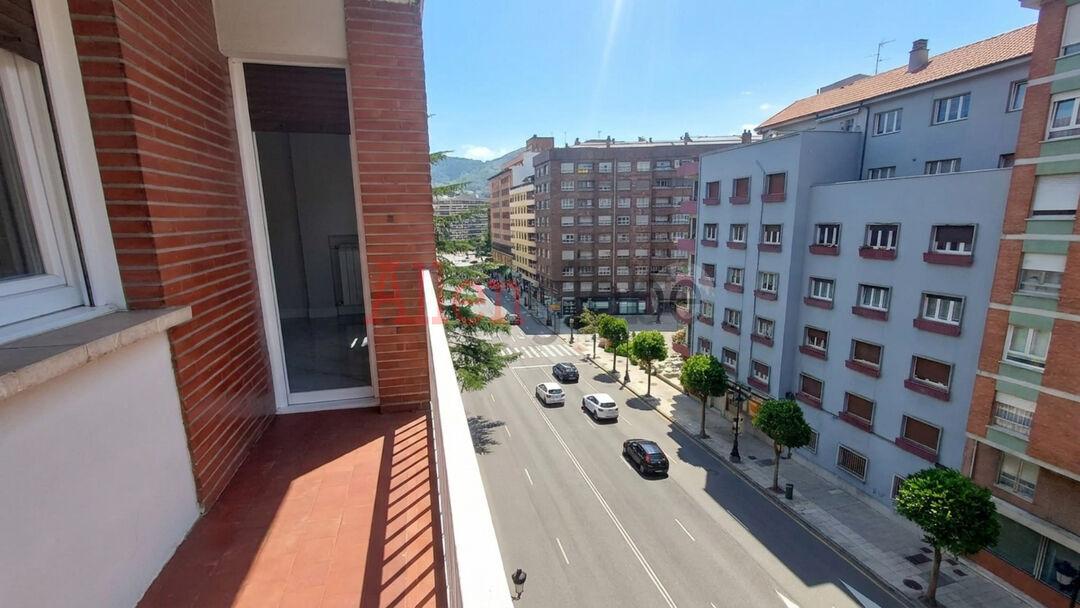 Piso en Venta en Oviedo