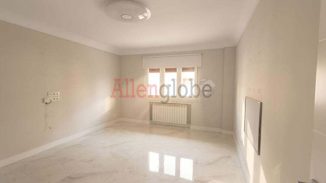 Piso en Venta en Oviedo