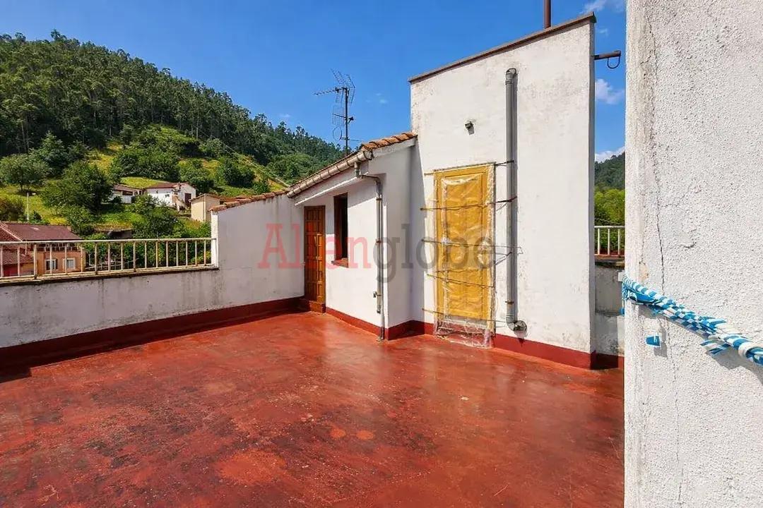 Premise for Sale in Mieres