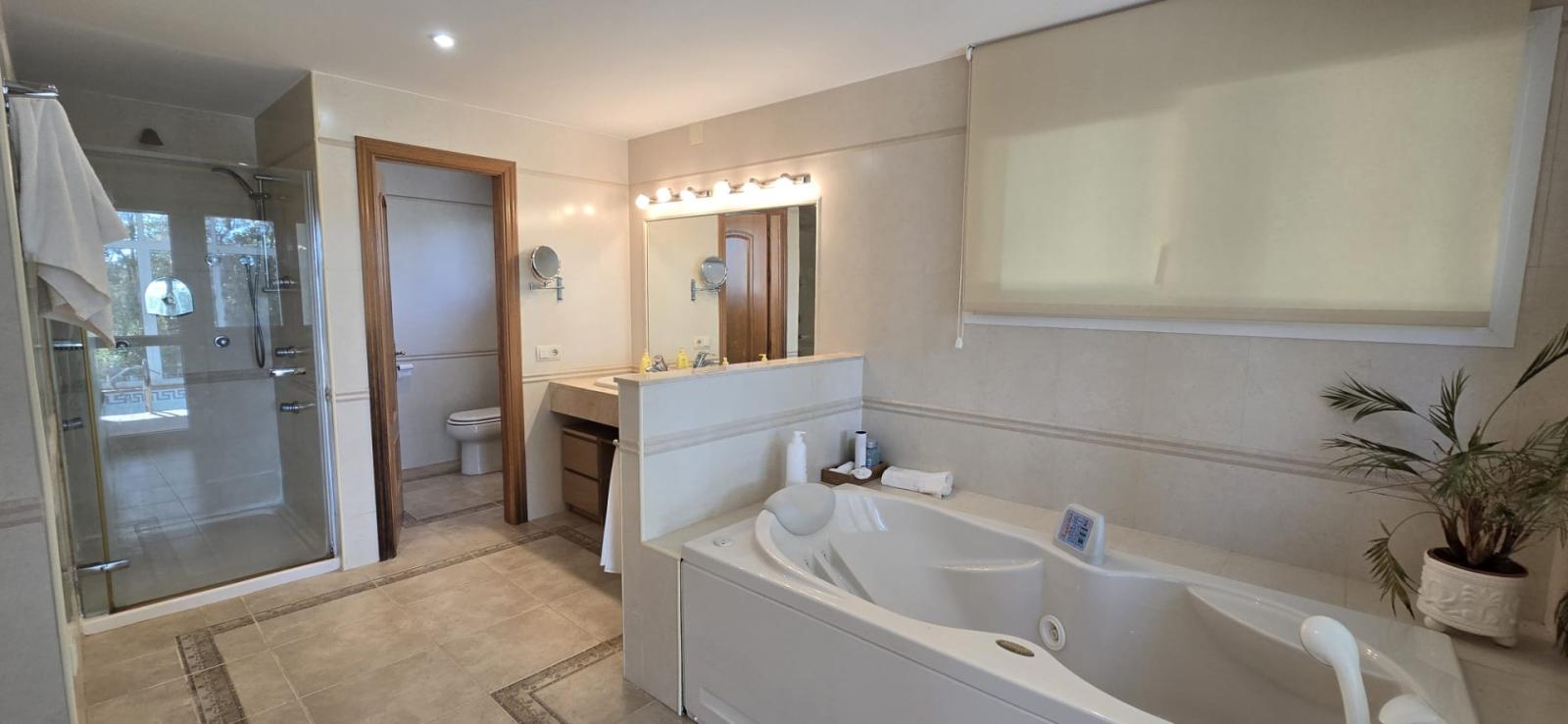 Villa for Sale in Alhaurín de la Torre