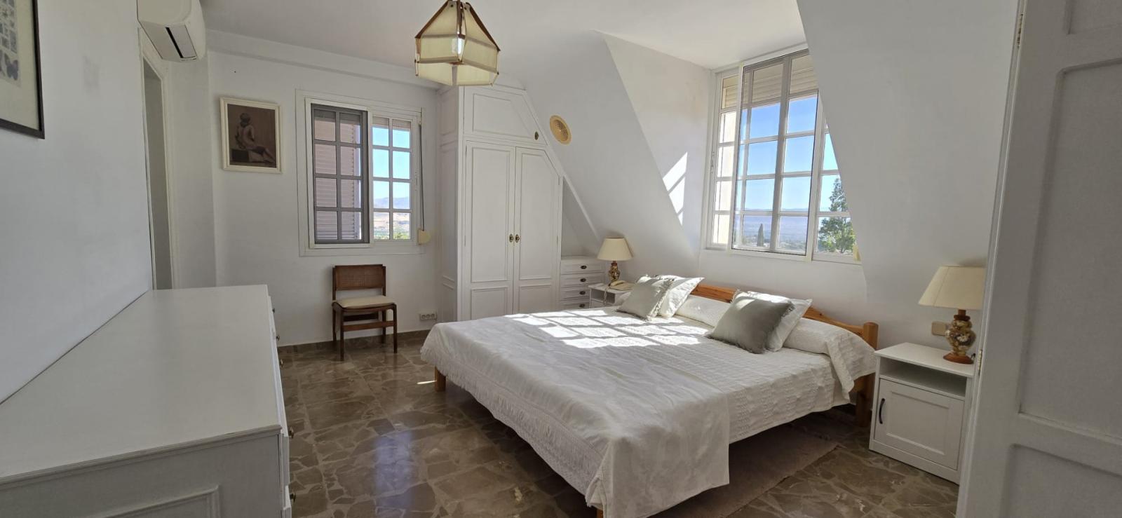 Villa for Sale in Alhaurín de la Torre