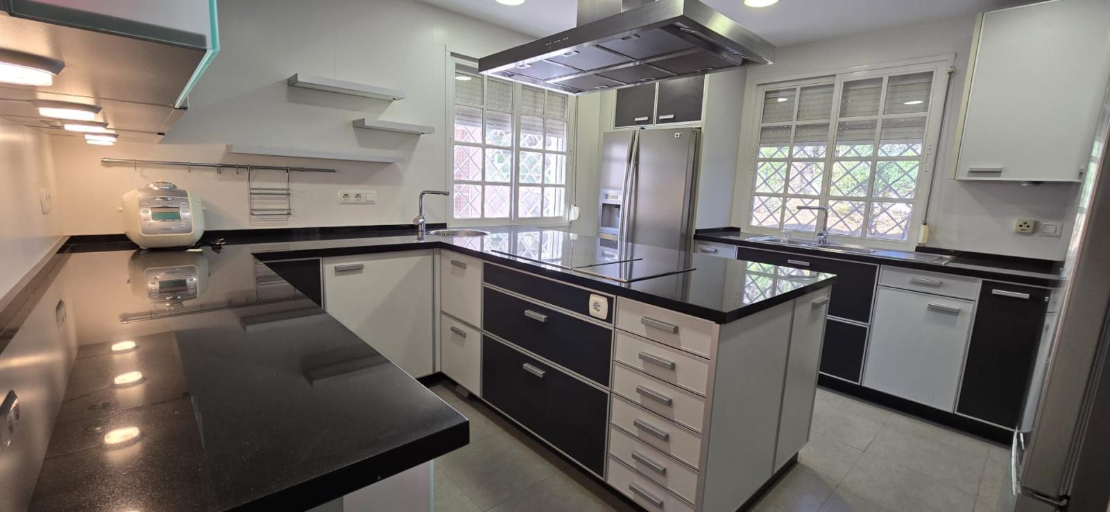 Villa for Sale in Alhaurín de la Torre