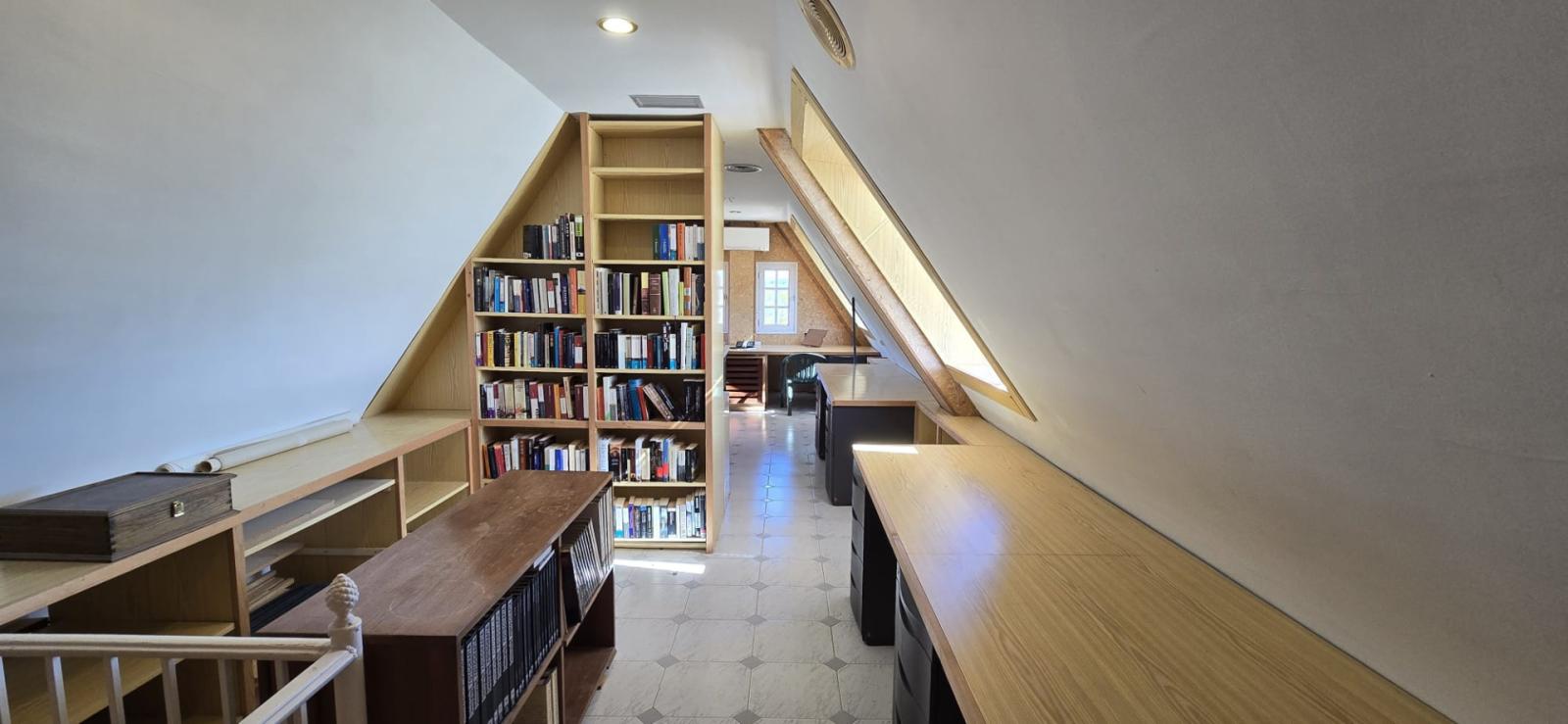 Villa for Sale in Alhaurín de la Torre