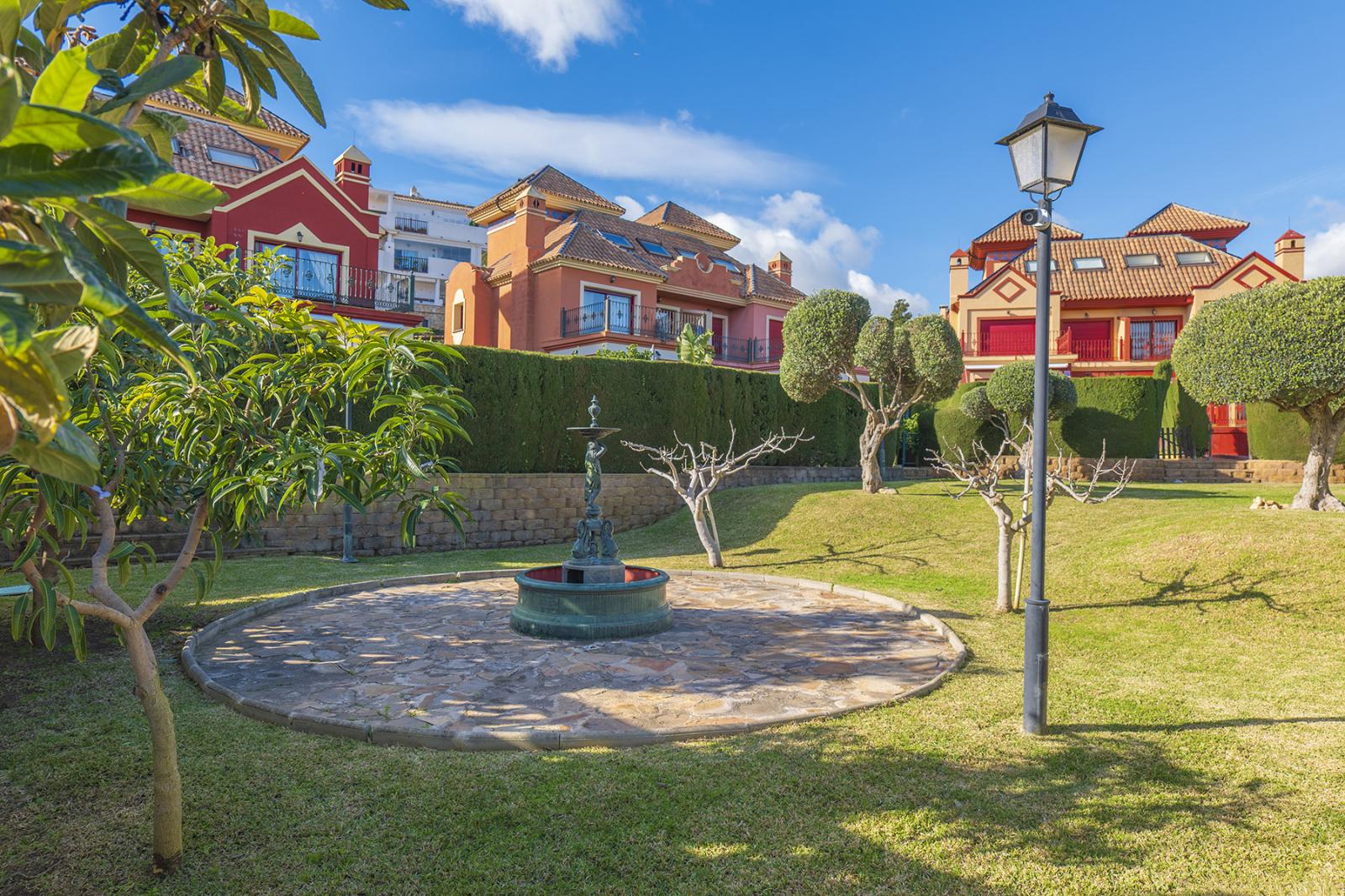 Semi-detached House for Sale in Benalmádena