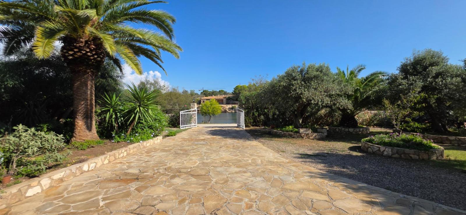 Villa for Sale in L' Ametlla de Mar