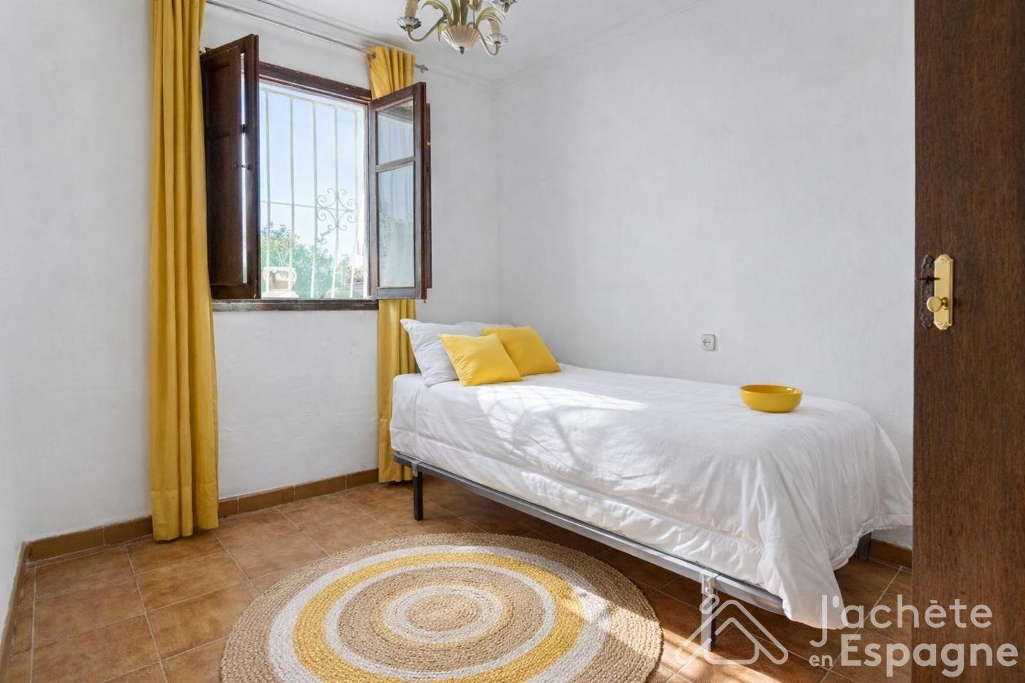 Villa for Sale in Daimús