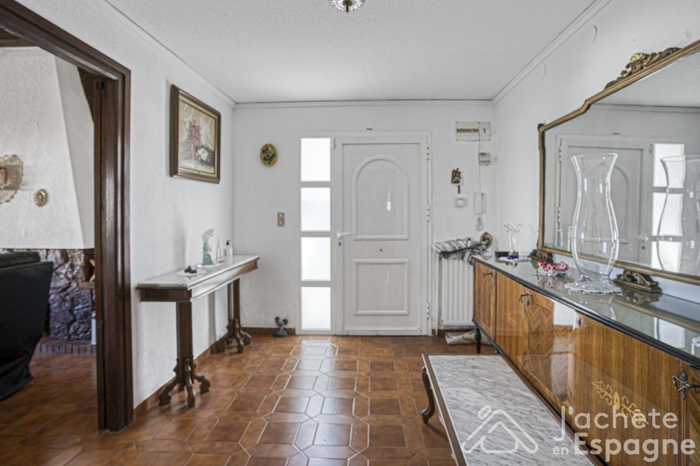 Villa for Sale in Daimús