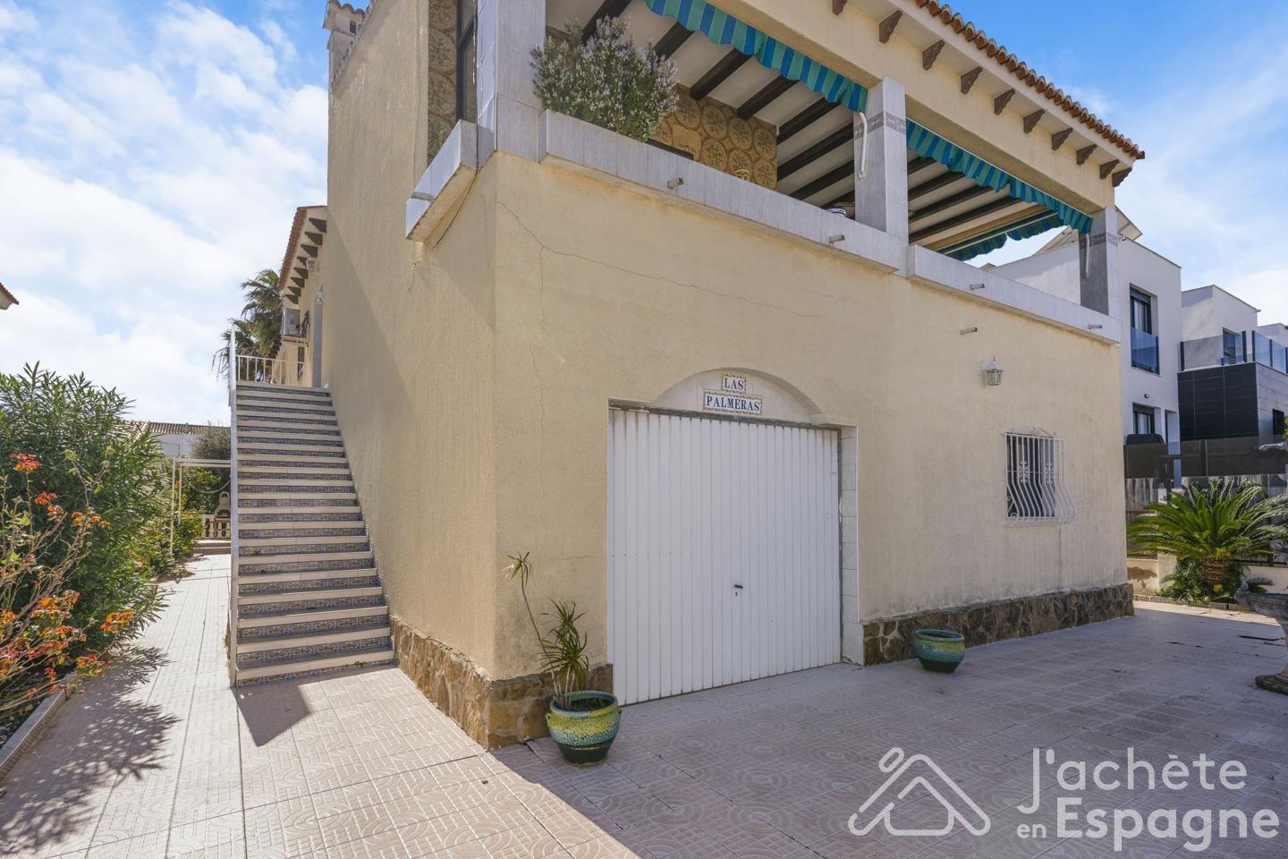 Villa for Sale in Daimús