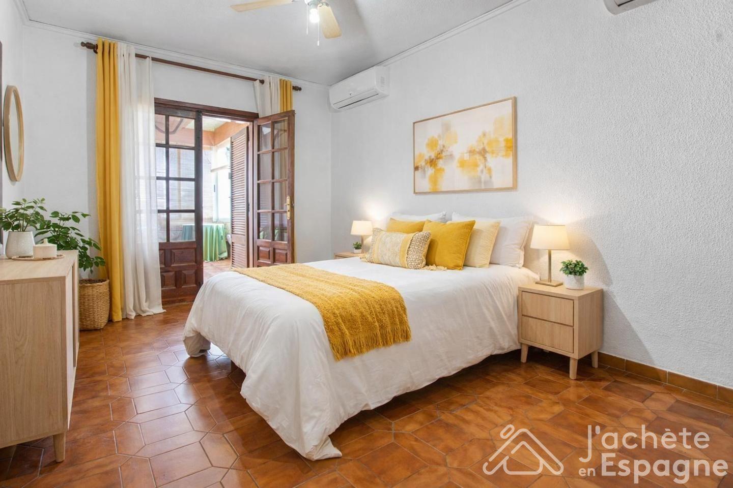 Villa for Sale in Daimús