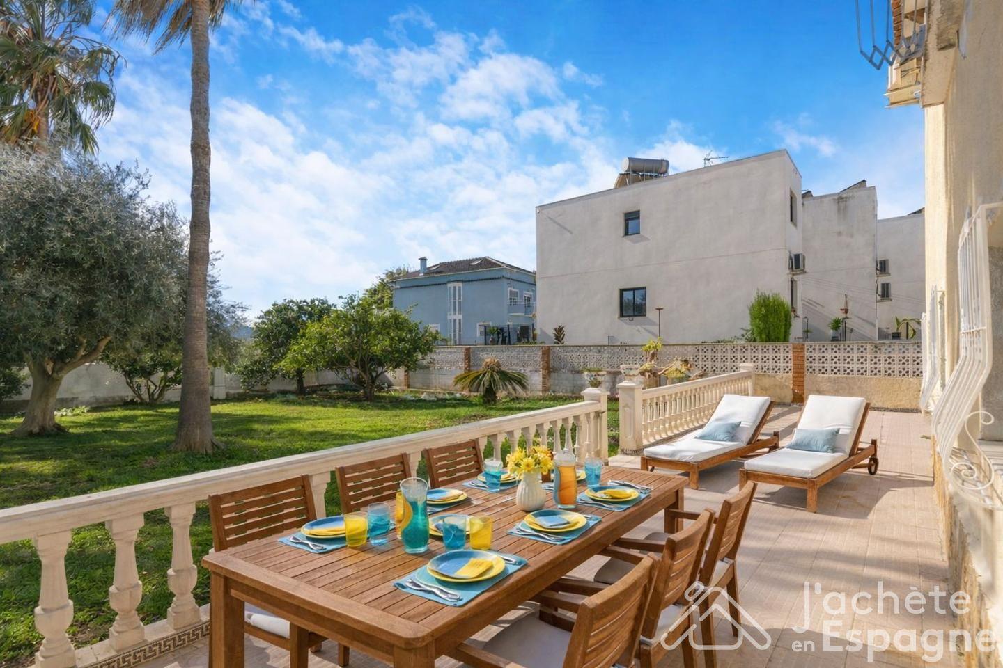 Villa for Sale in Daimús