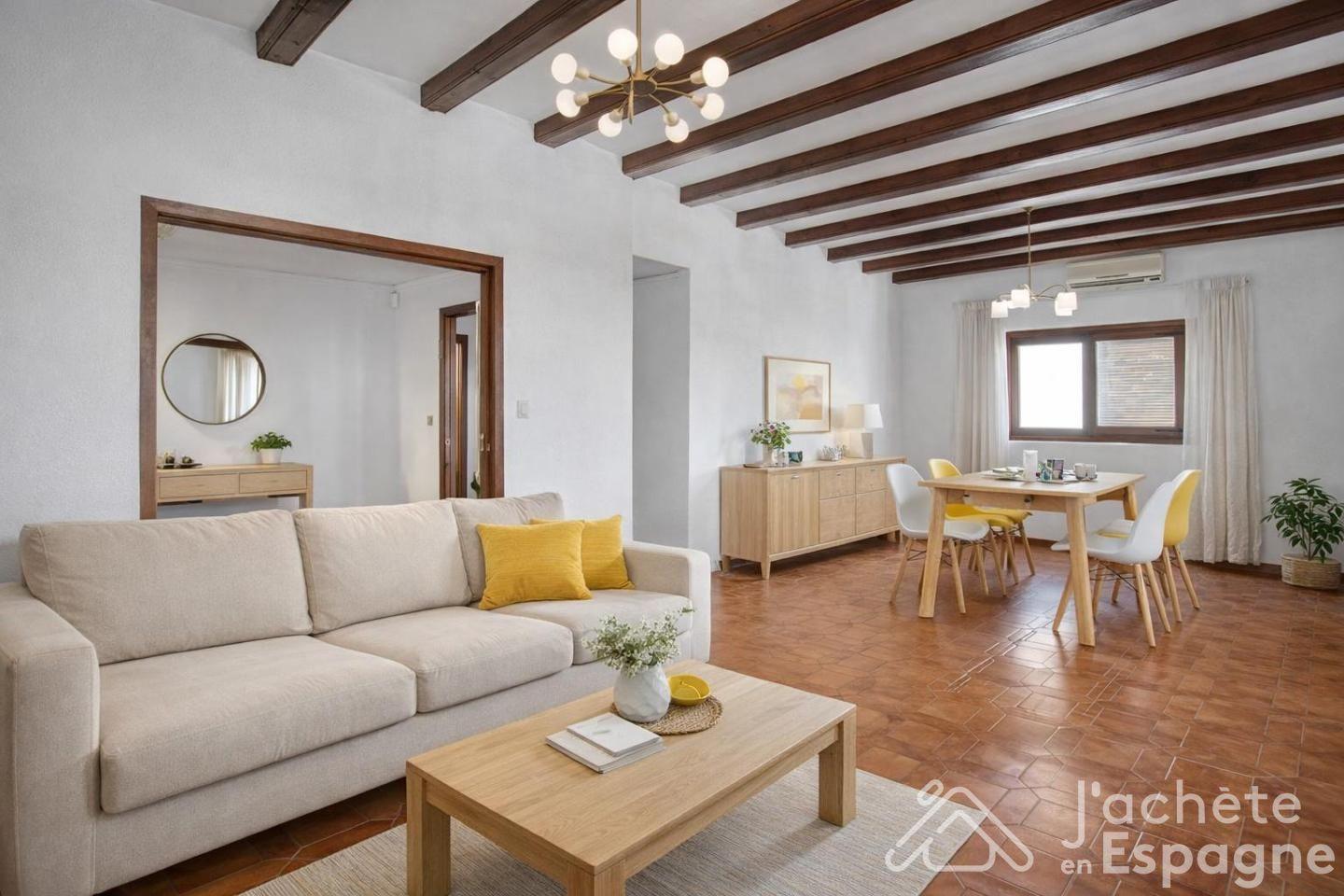 Villa for Sale in Daimús