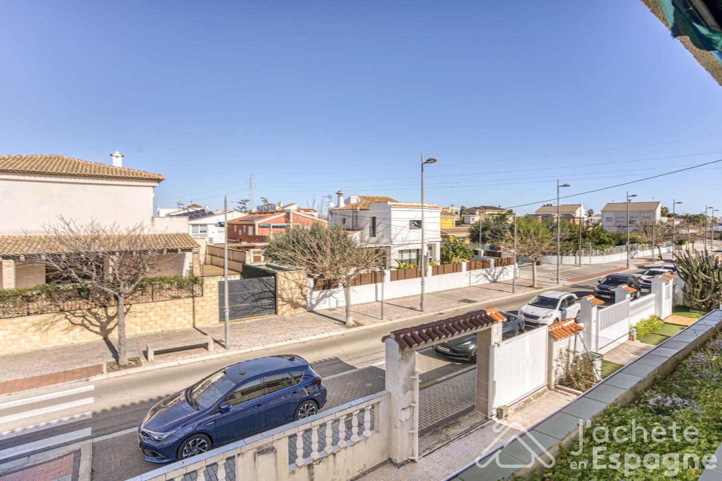 Villa for Sale in Daimús