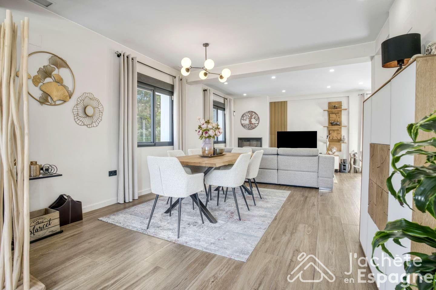 Villa for Sale in Alzira