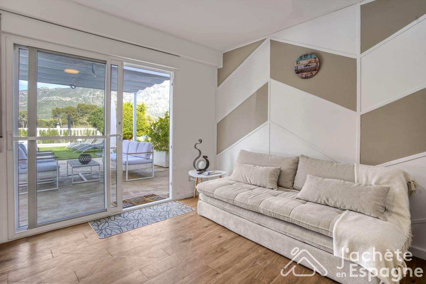 Villa for Sale in Alzira