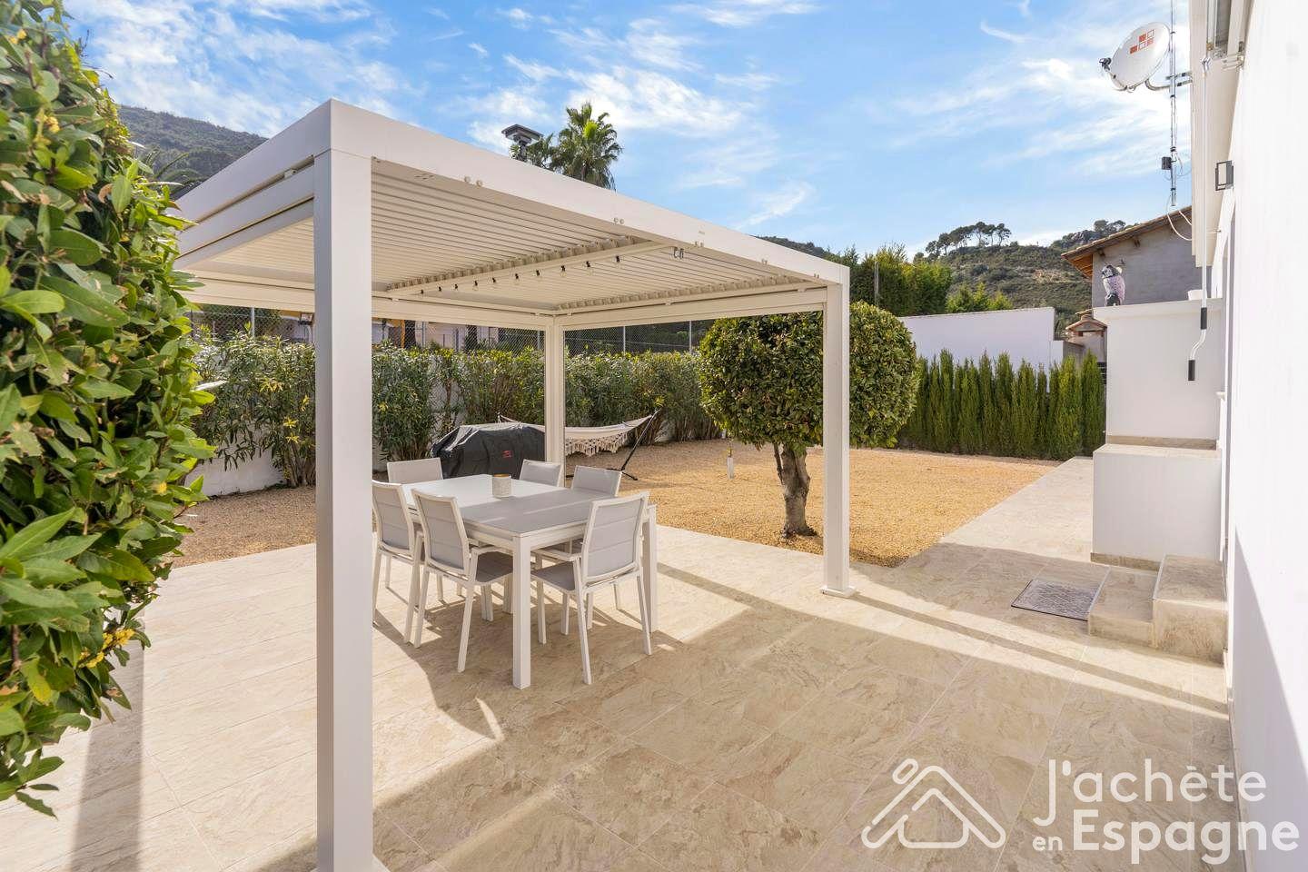 Villa for Sale in Alzira