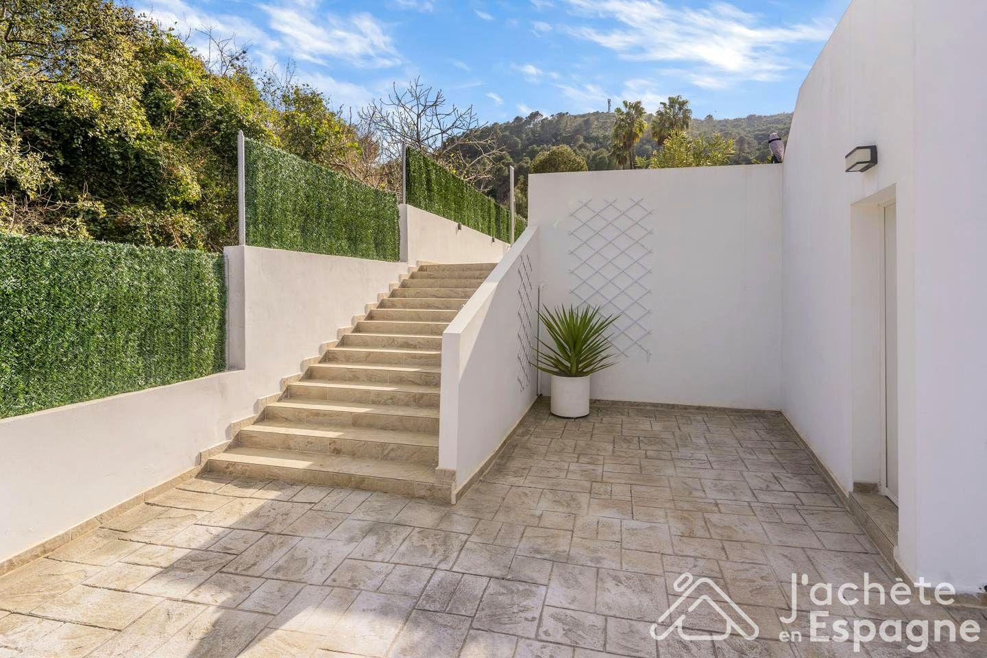 Villa for Sale in Alzira