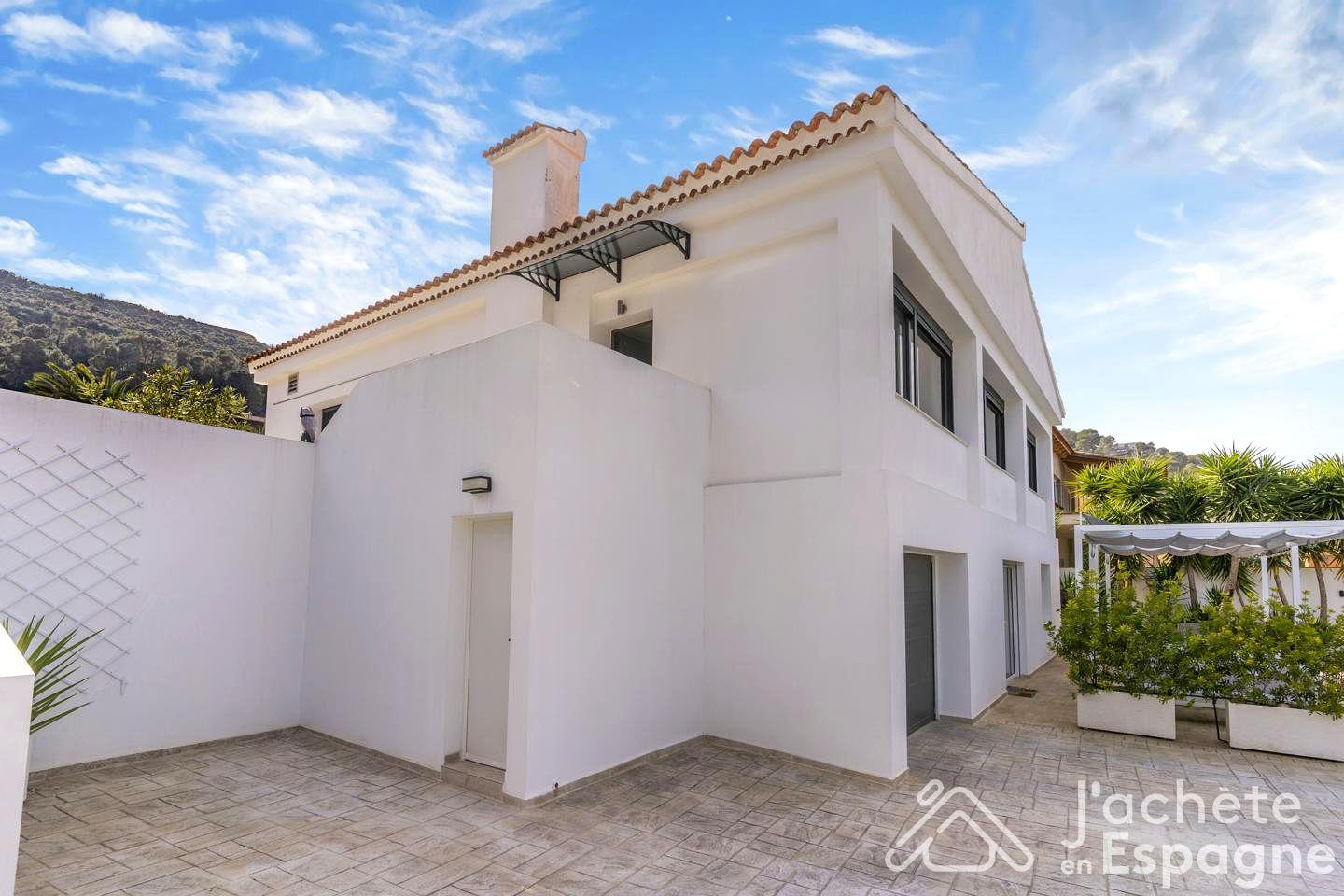 Villa for Sale in Alzira