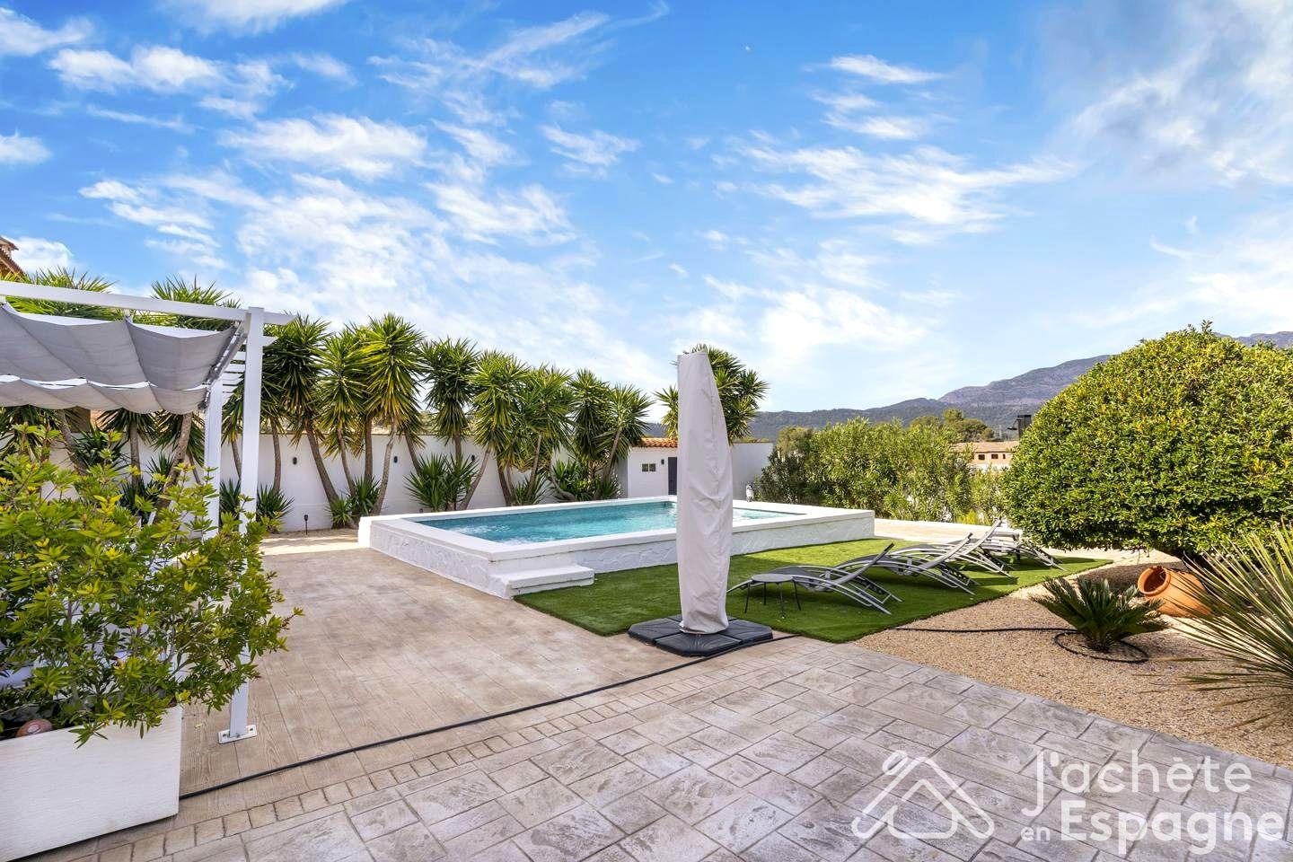 Villa for Sale in Alzira