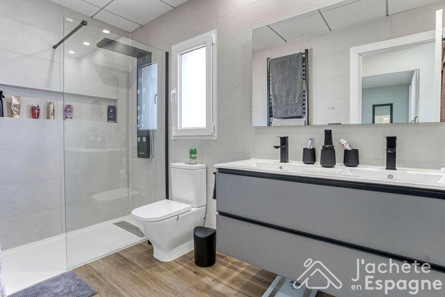 Villa for Sale in Alzira