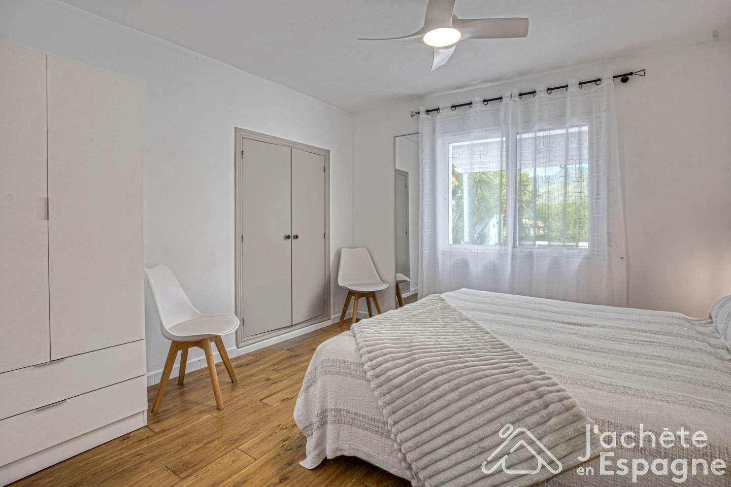 Villa for Sale in Alzira