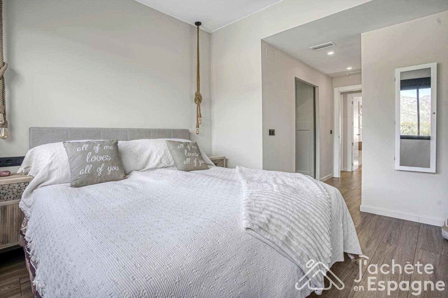 Villa for Sale in Alzira