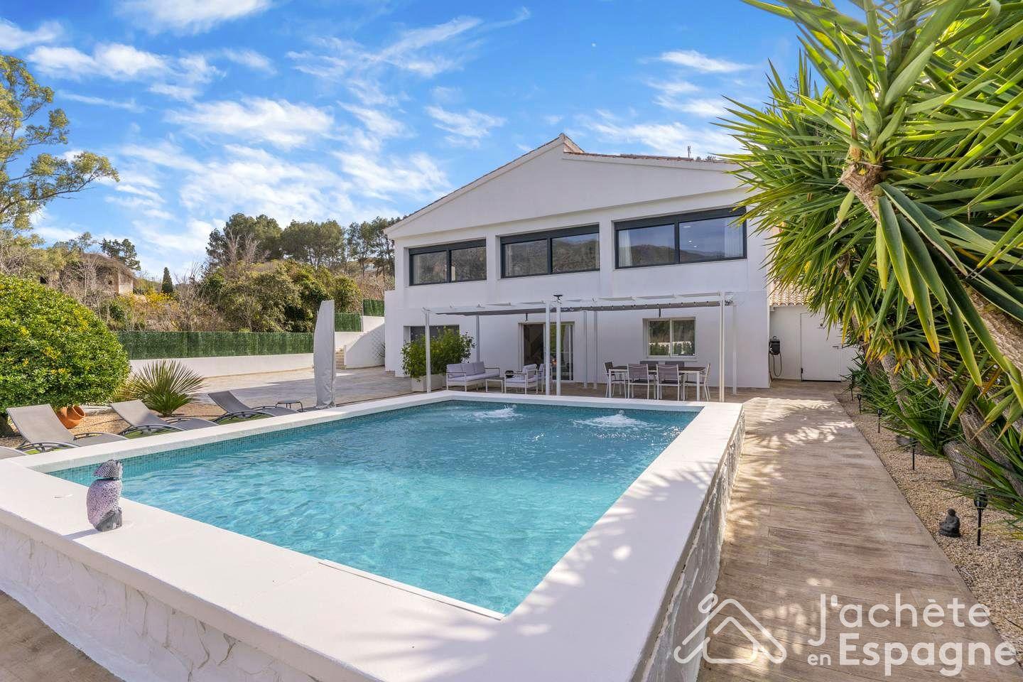 Villa for Sale in Alzira