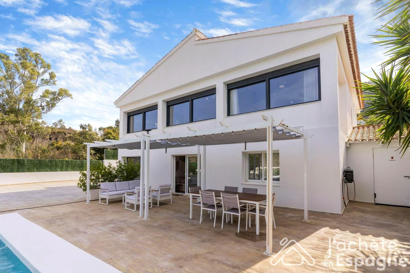 Villa for Sale in Alzira