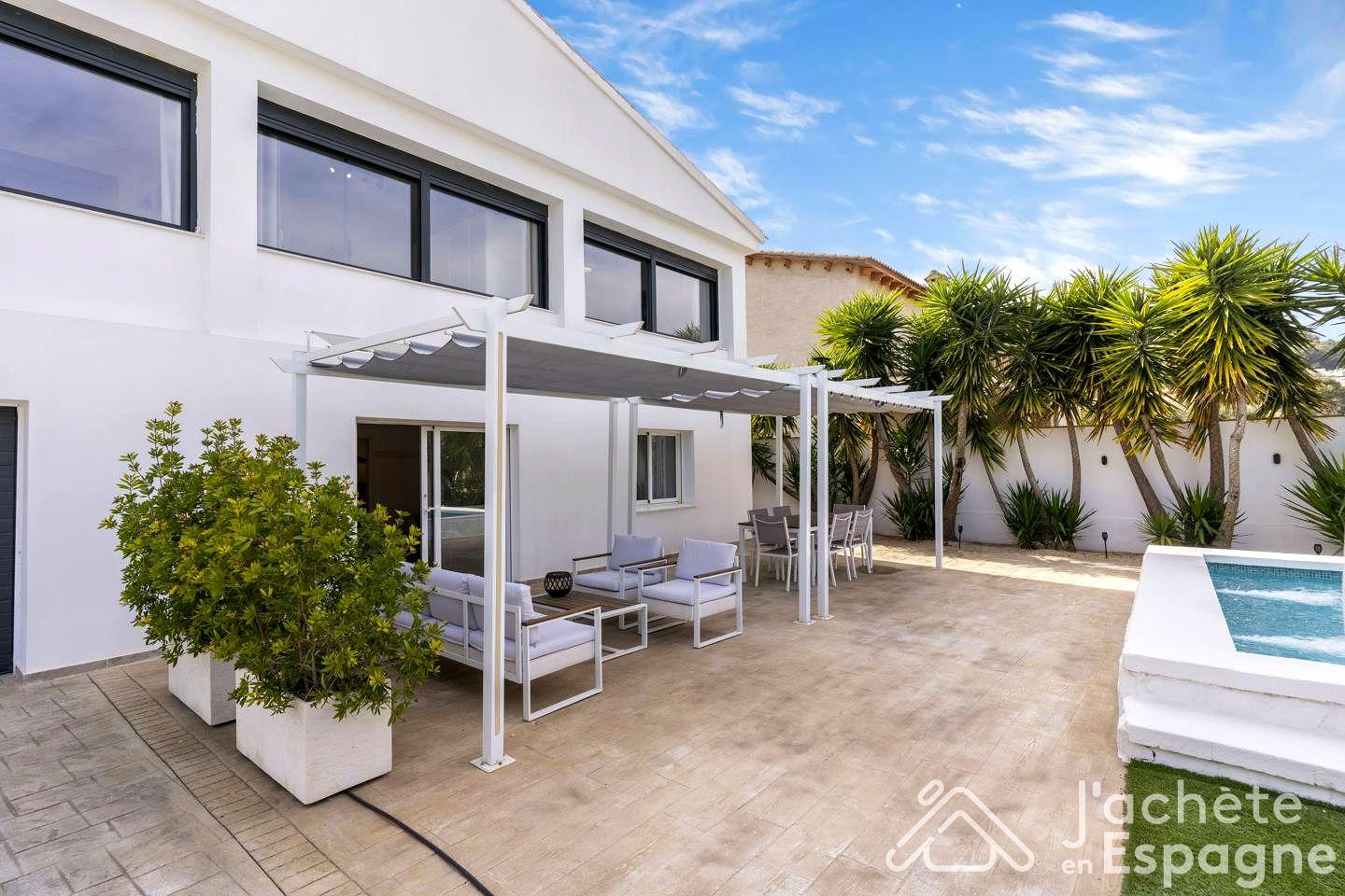 Villa for Sale in Alzira