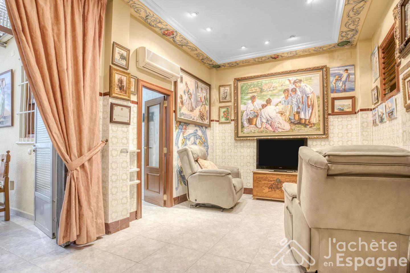 Villa for Sale in Massamagrell