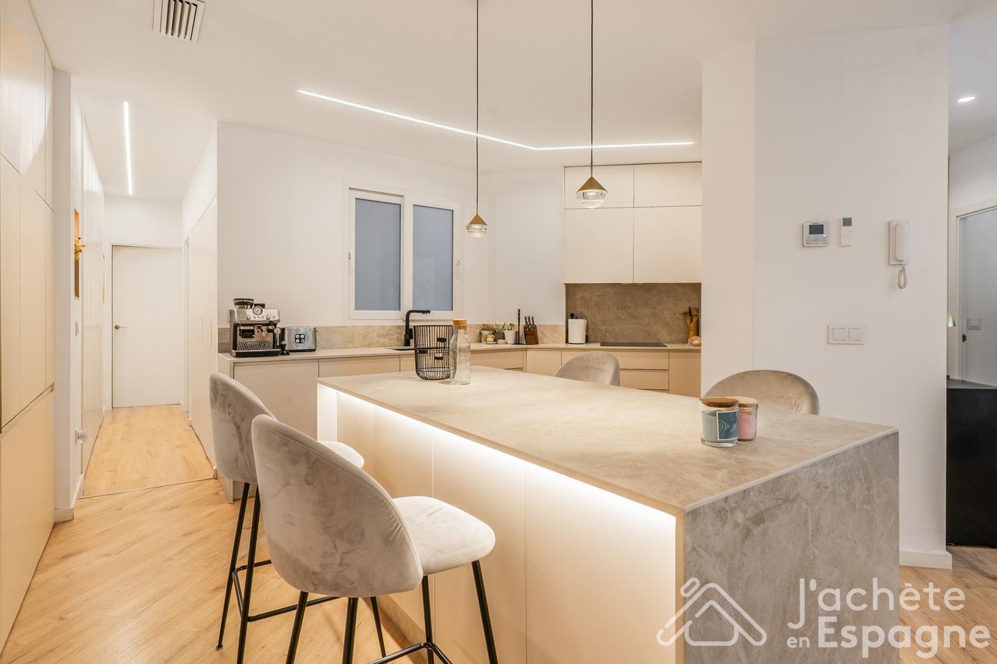 Flat for Sale in Valencia