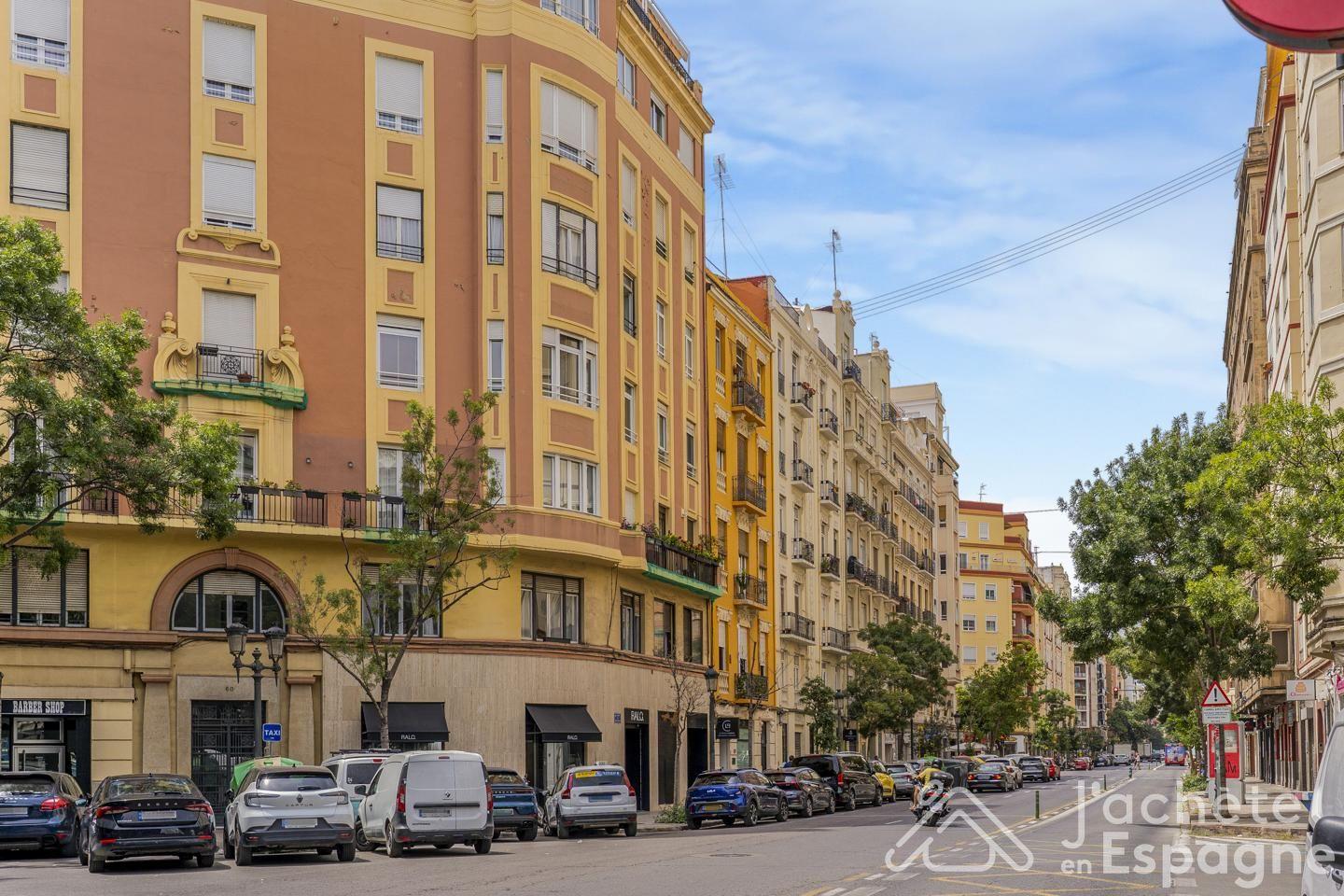 Flat for Sale in Valencia