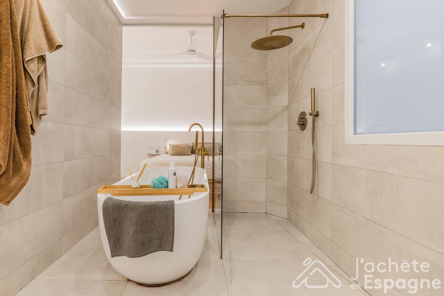 Flat for Sale in Valencia