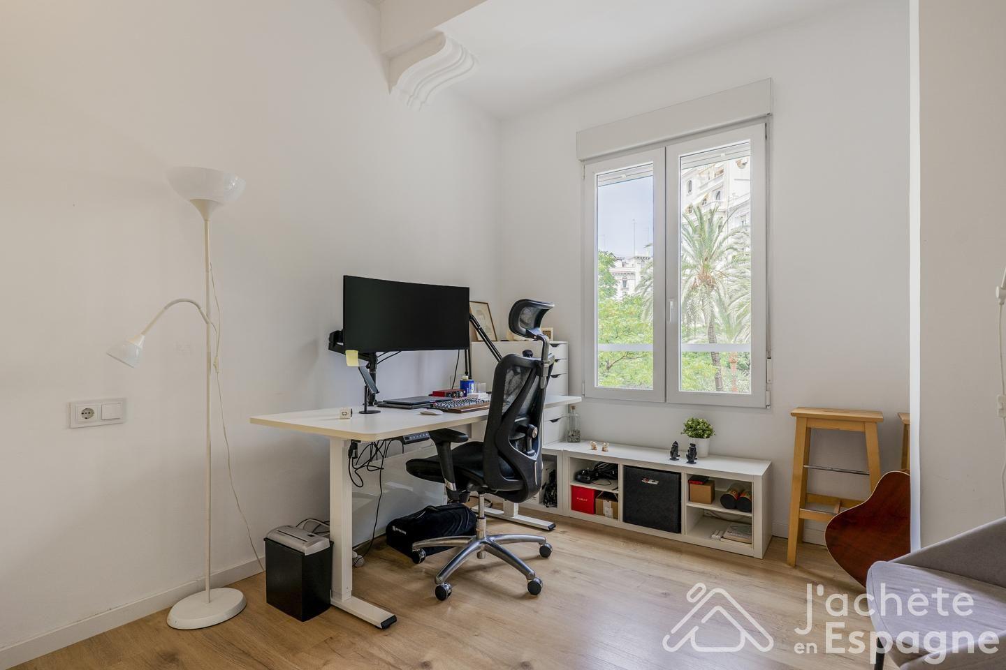 Flat for Sale in Valencia