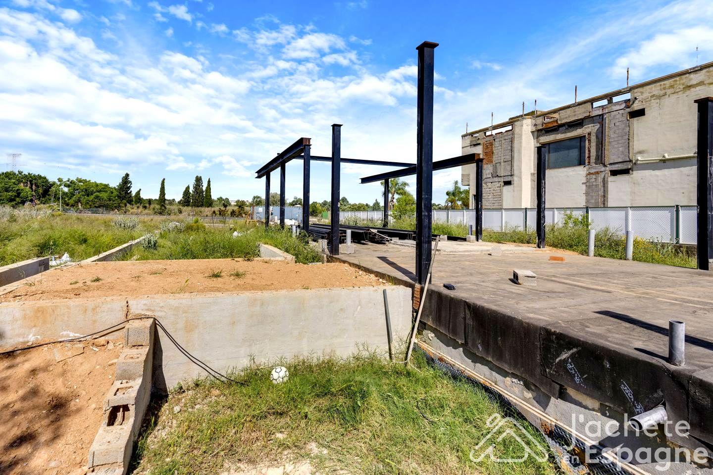 Villa for Sale in Paterna