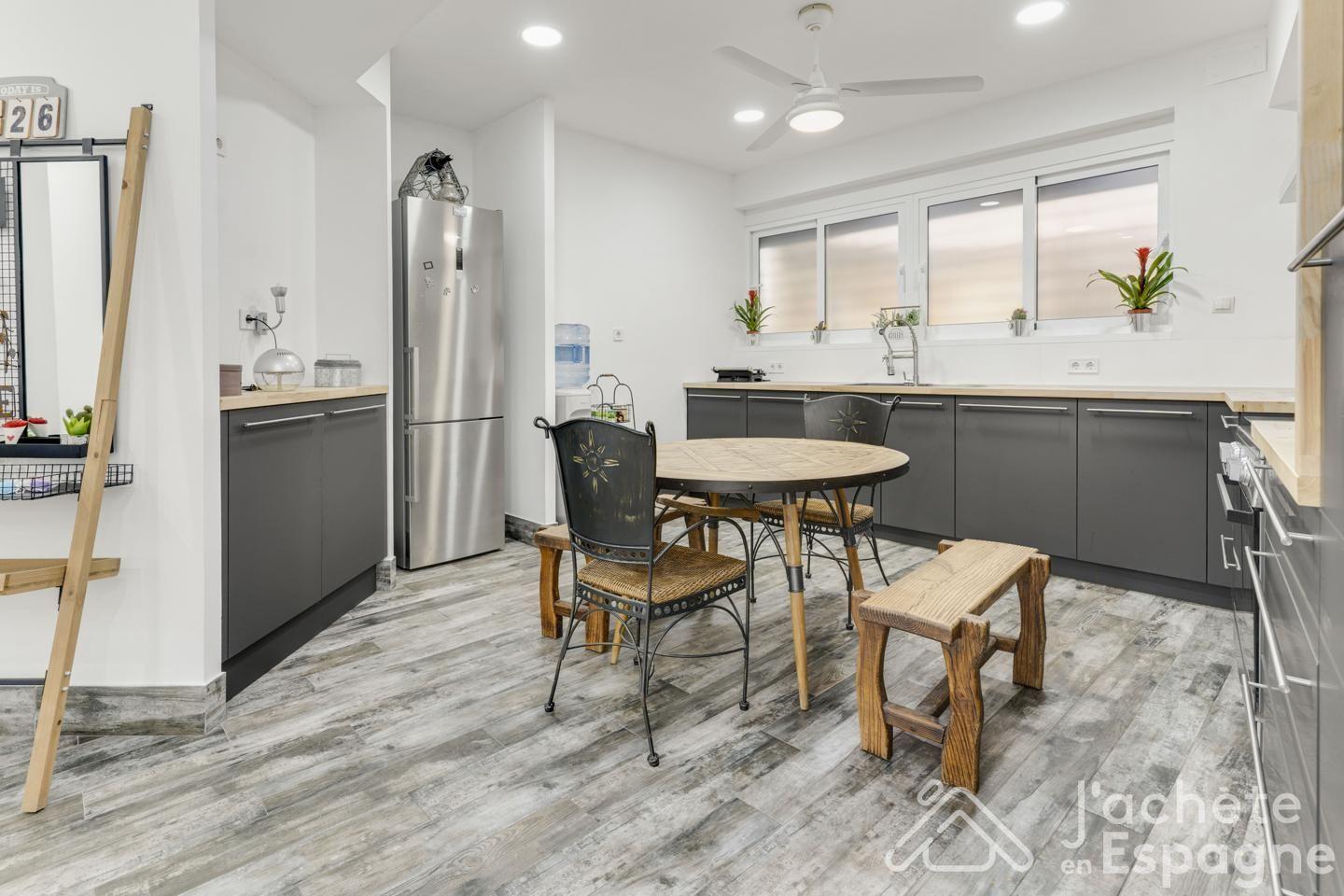 Flat for Sale in Aldaia