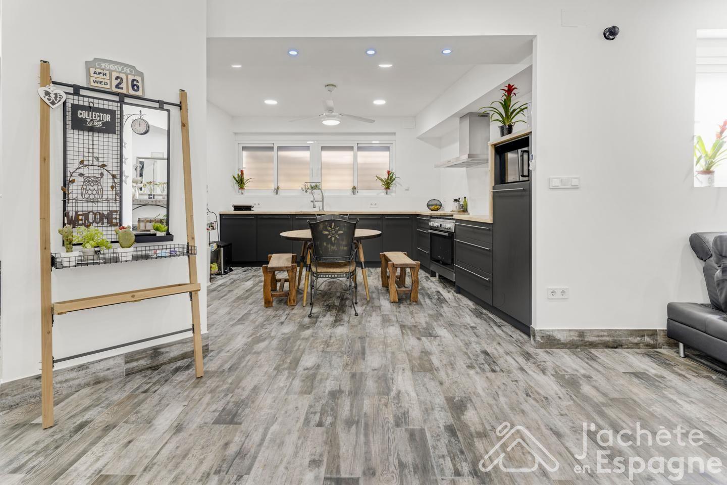 Flat for Sale in Aldaia