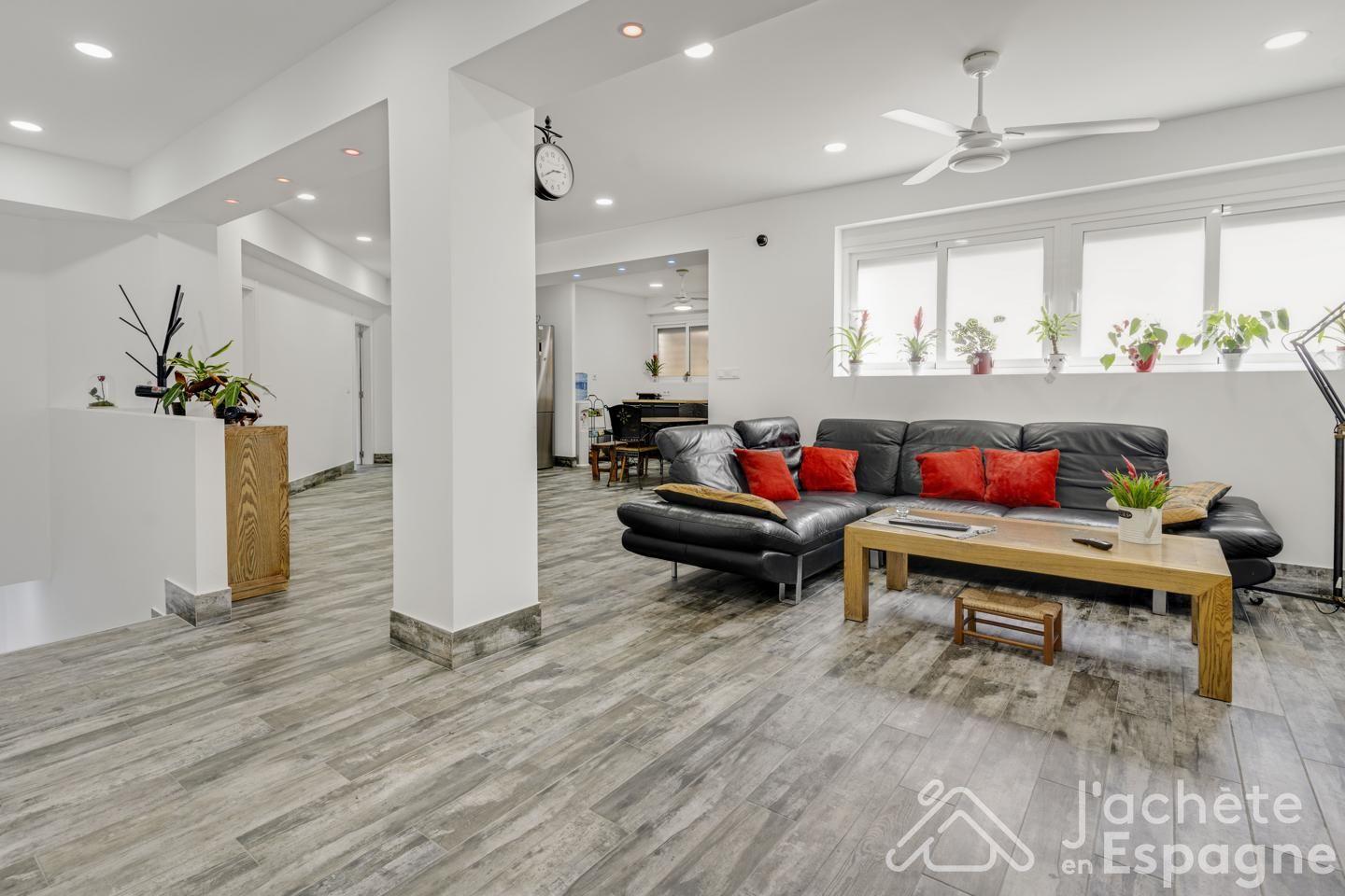 Flat for Sale in Aldaia