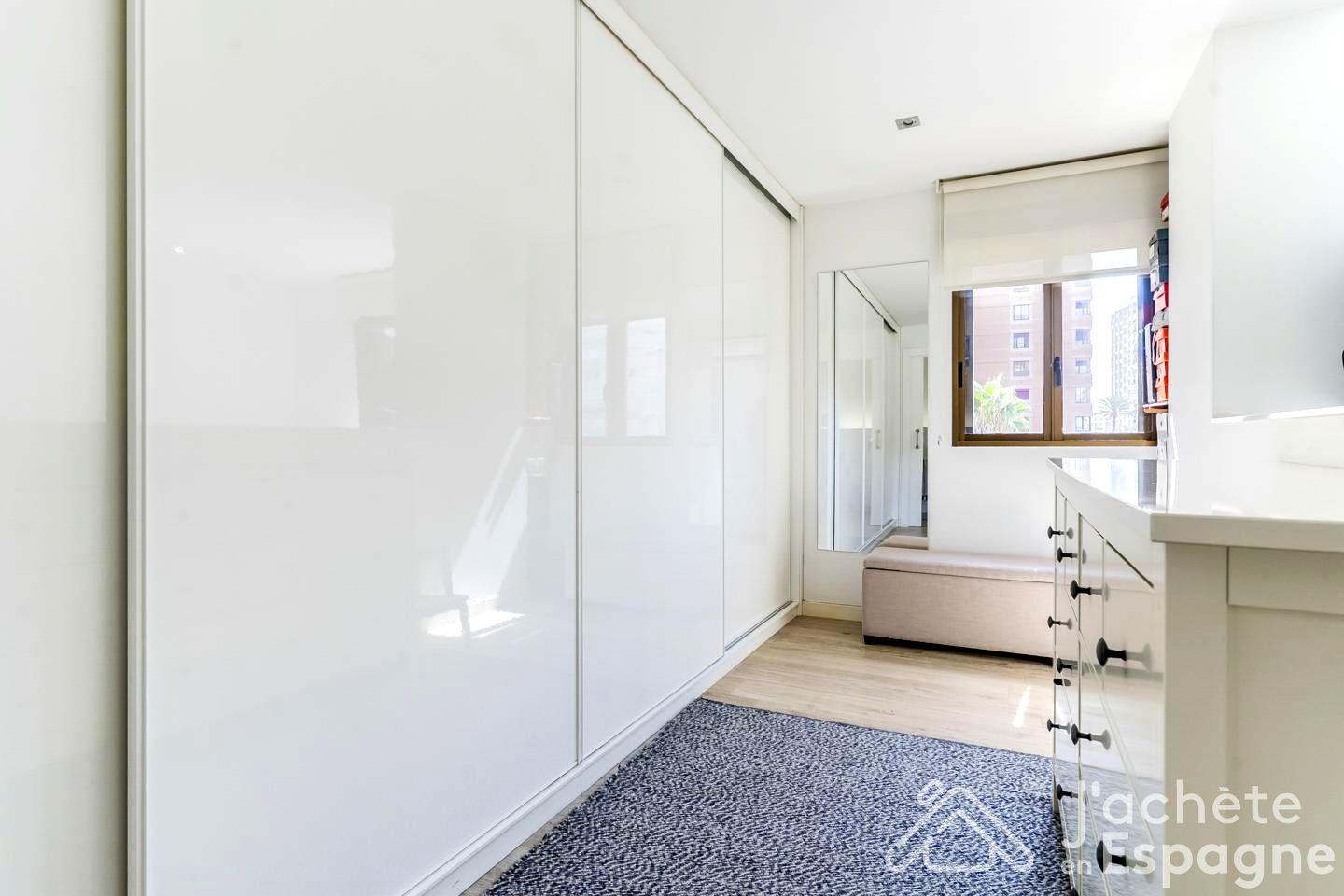 Flat for Sale in Valencia