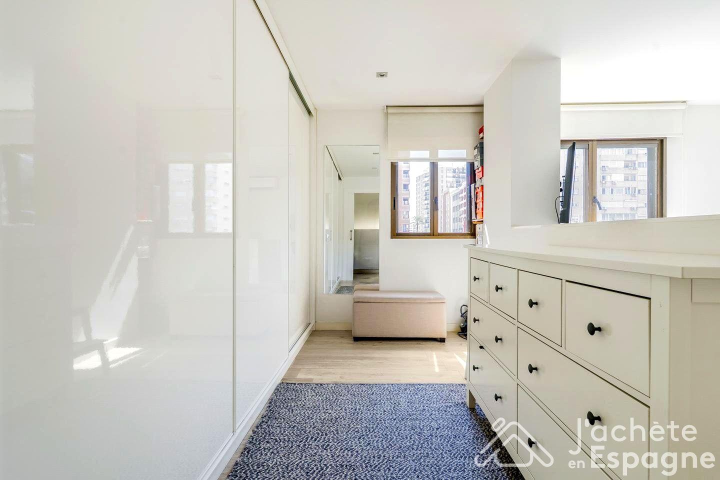 Flat for Sale in Valencia