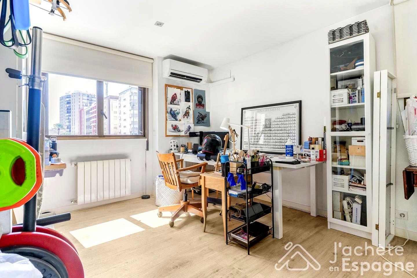 Flat for Sale in Valencia