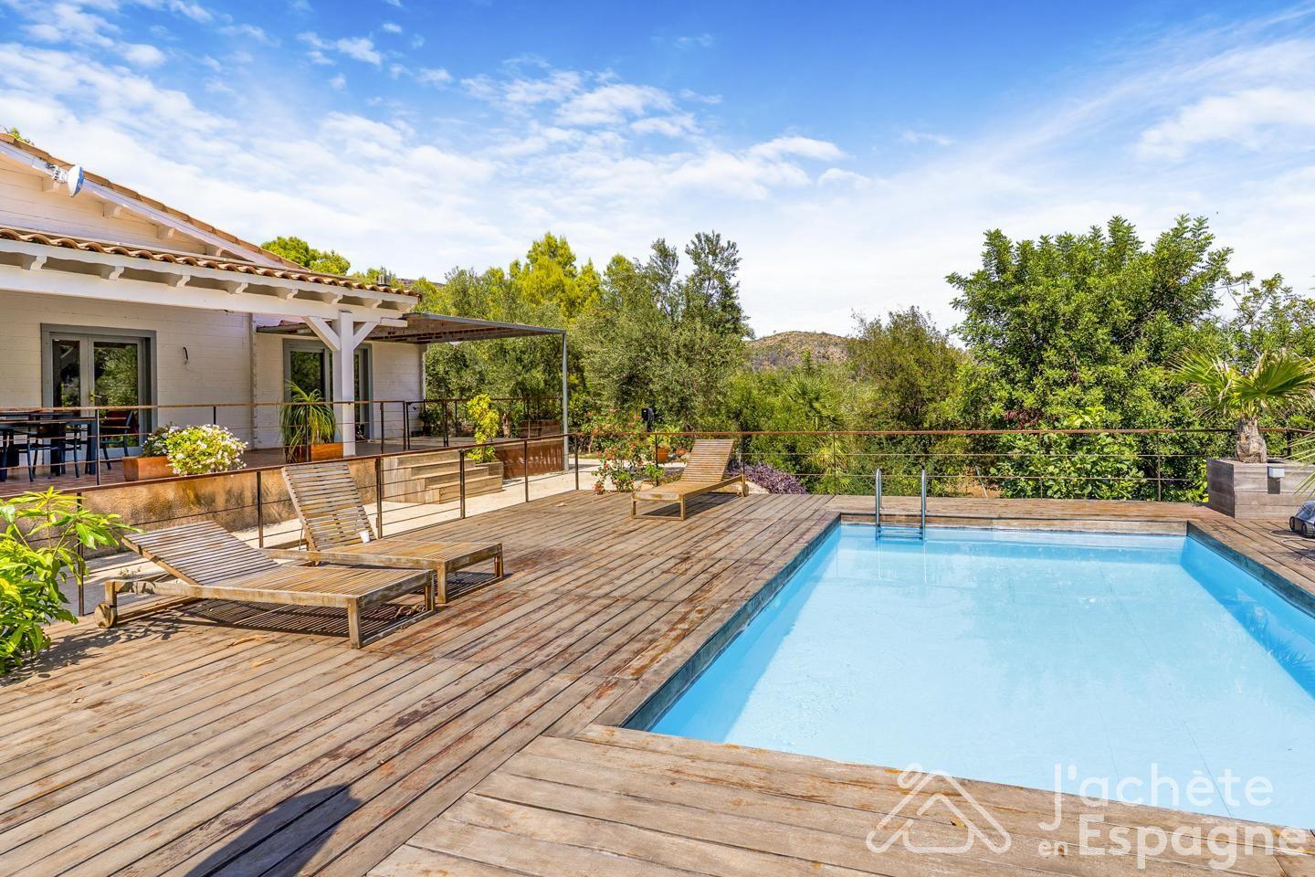Villa for Sale in Villalonga