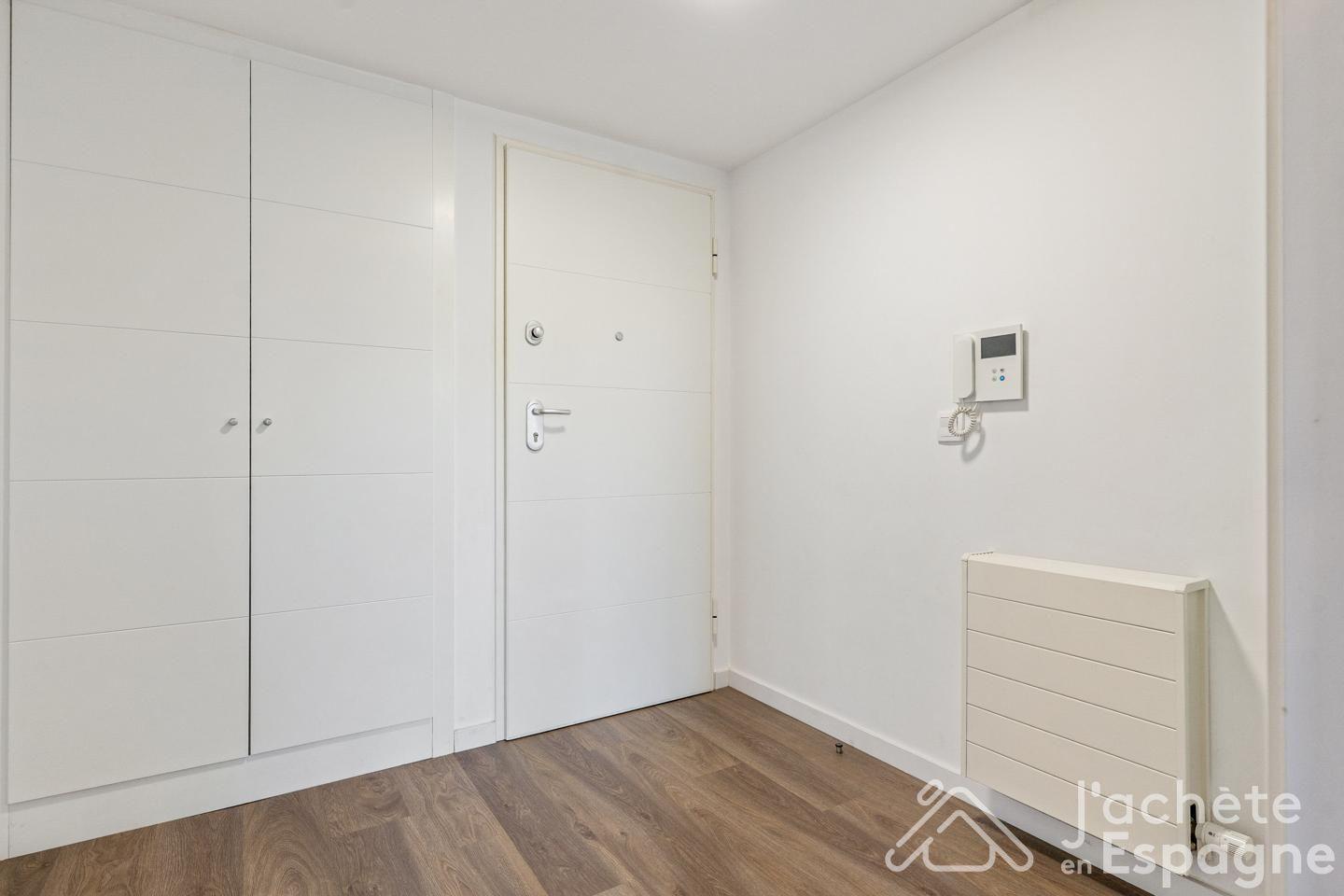 Flat for Sale in Rocafort