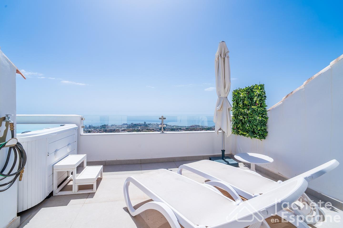 Duplex for Sale in Benalmádena