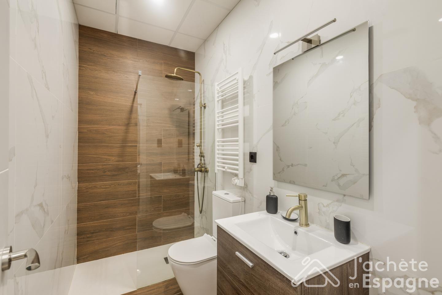 Flat for Sale in Madrid