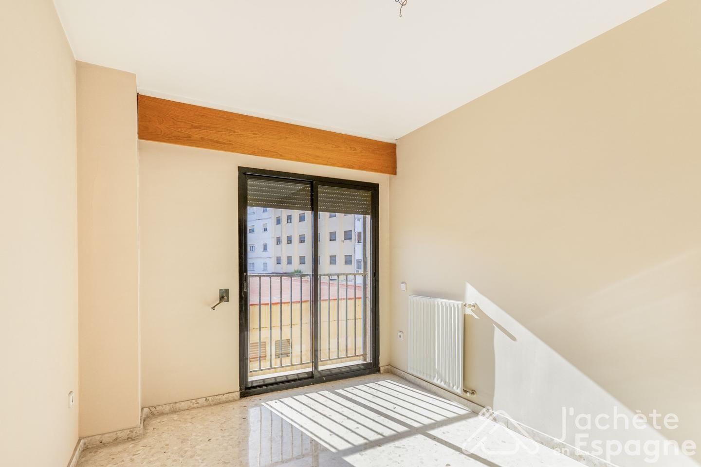 Flat for Sale in Valencia