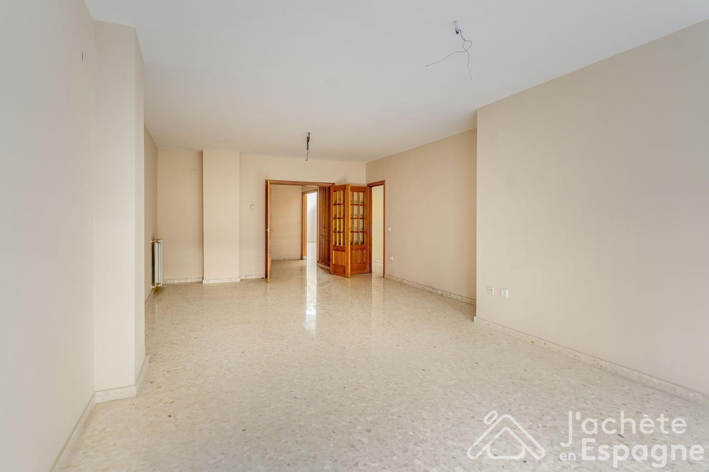 Flat for Sale in Valencia