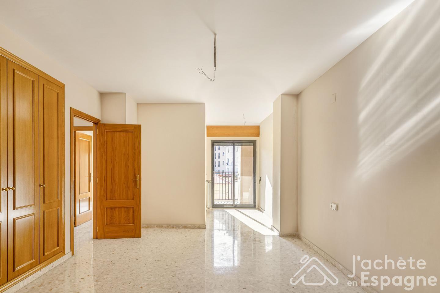 Flat for Sale in Valencia