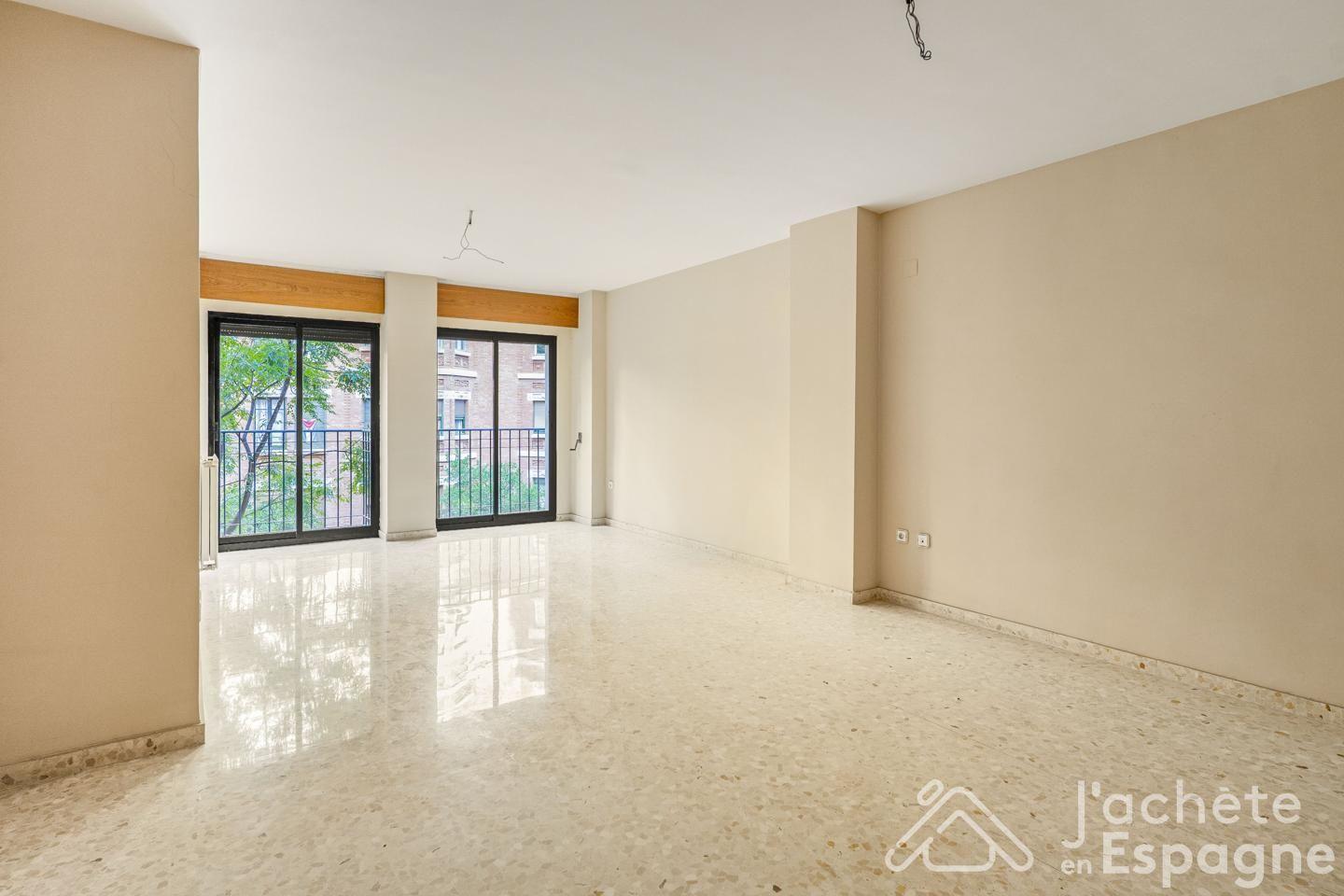 Flat for Sale in Valencia