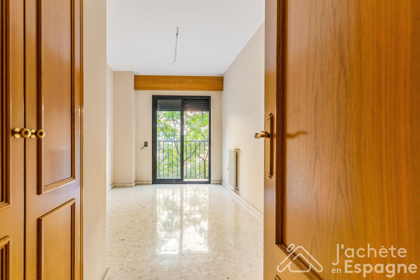 Flat for Sale in Valencia